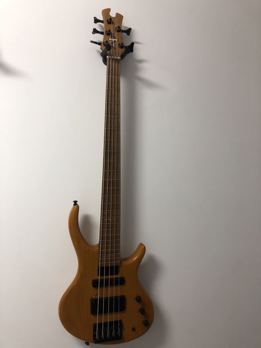 Baixo Tobias Renegade 5