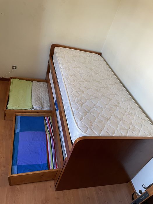 Cama estúdio em madeira maciça