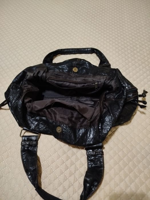 Mala de senhora de mão em pele preta