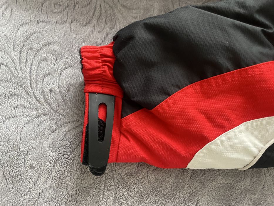 Курточка лыжная