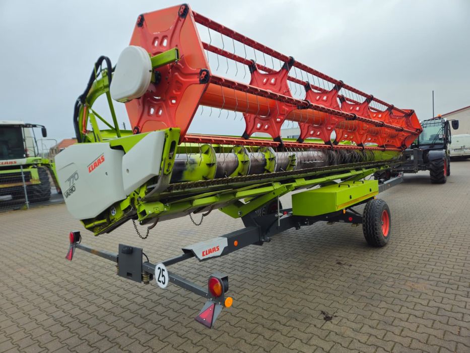 Claas Lexion 670 + V770 rok 2020