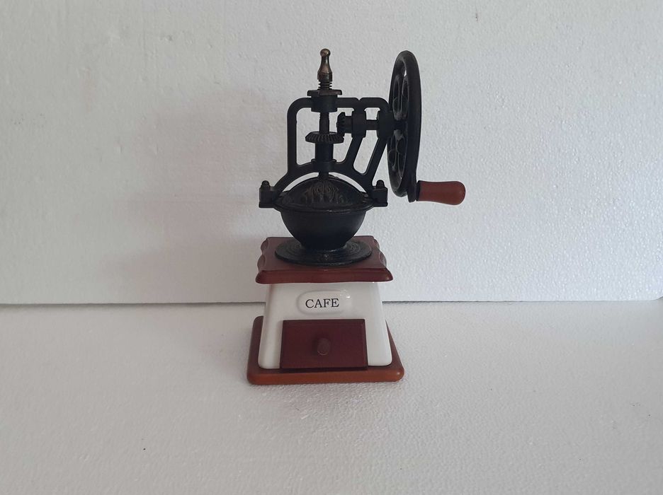 Magnífico Moinho de café manual, vintage e como novo