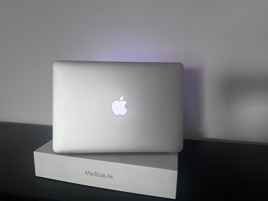 MacBook Air 13 512GB SSD, 8MB RAM