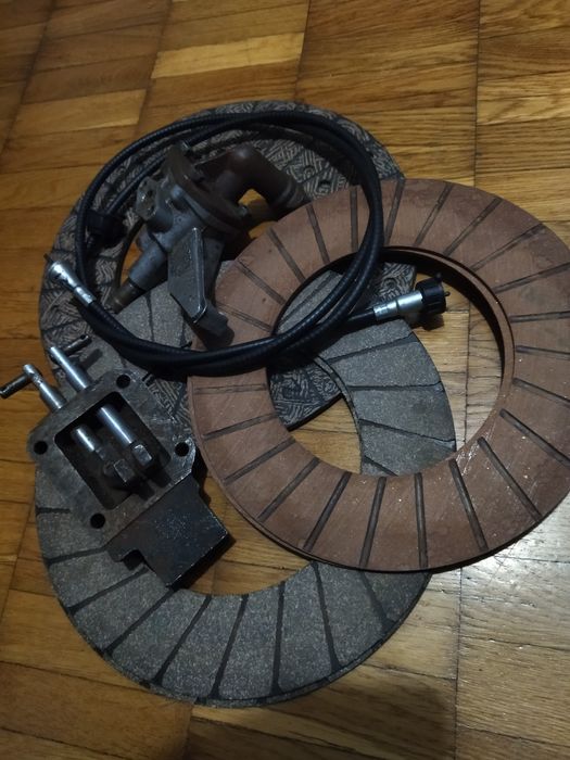 Шестерня и муфта КПП УАЗ на 2-х синхронну и прочее.