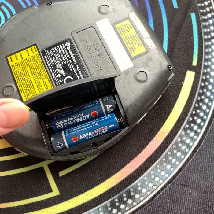 Програвач компакт-дисків ROADSTAR PCD 9550MPT , fm радіо,адаптер