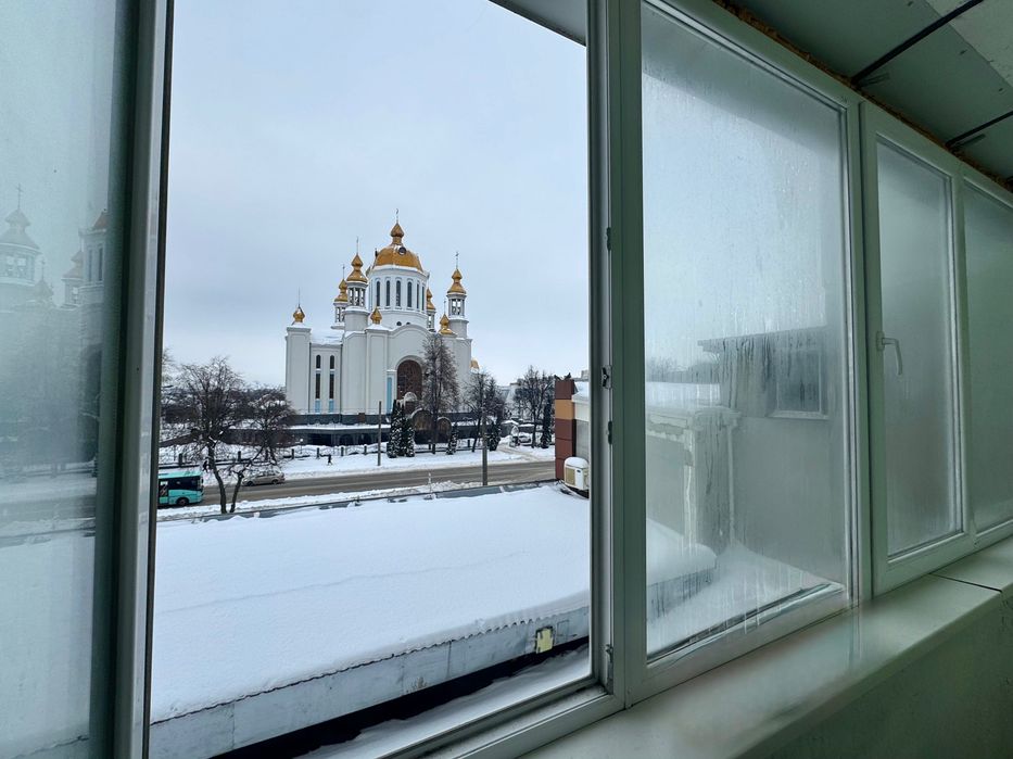 № Продам 3 к квару центр Рівного 3 пов. цегла, утеплена!