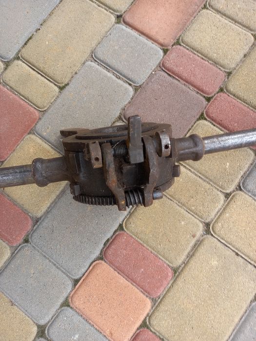 Клупп для нарезки резьбы и лерка