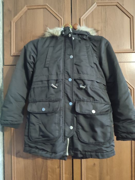 Зимова парка на дівчинку 8-9 років