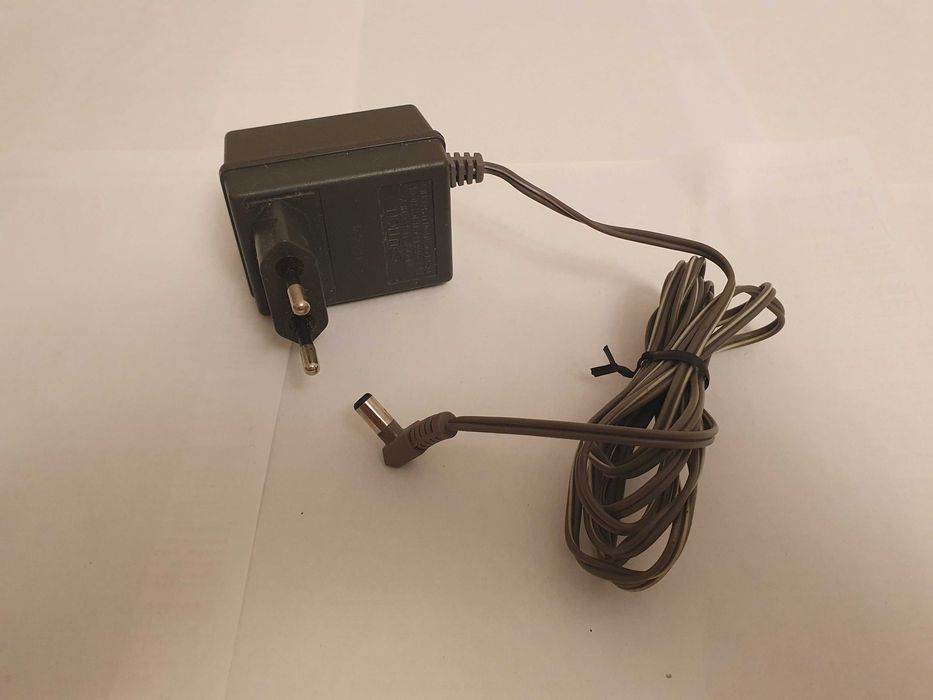 сетевой блок питания Panasonic PQLV200CE, выход: 6V(DC), 350 mА