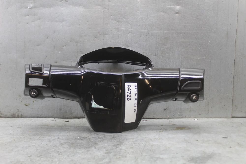 Aprilia SR 50 MOTARD Piaggio Typhoon Obudowa kierownicy licznika osłona owiewka czasza czacha przełączniki przełącznik