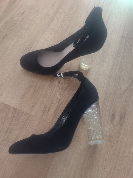 Buty na słupku r 38