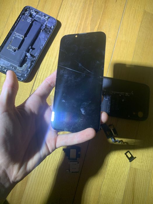 Екрна на айфон 13про