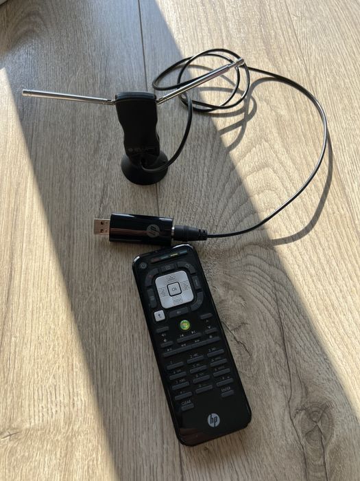 HP USB Tuner DVB-T AverMedia A867 + pilot Media Center + antena