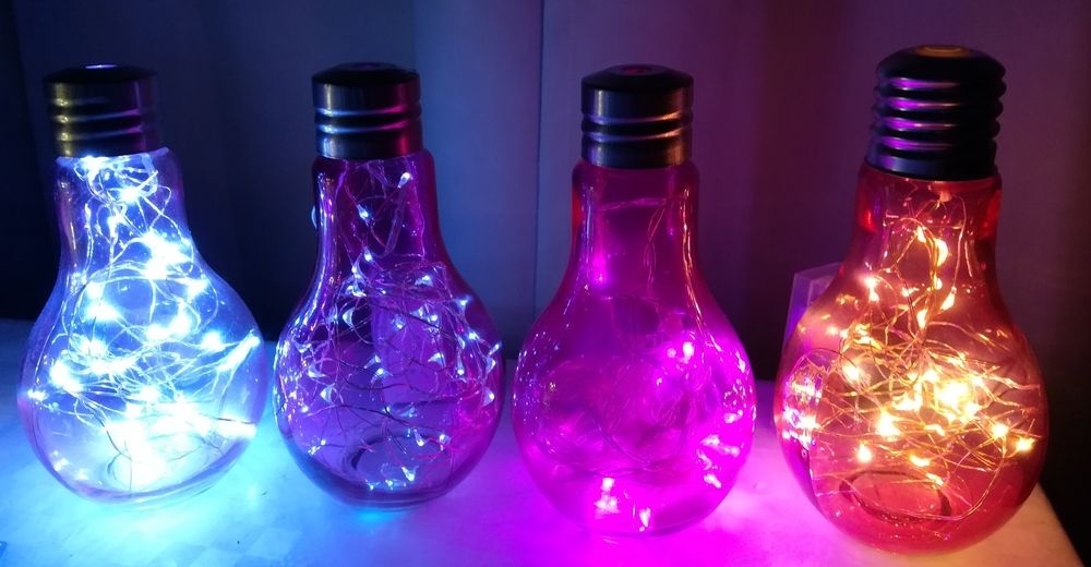 Ofereça de um modo criativo  lâmpadas e/ou garrafas iluminadas