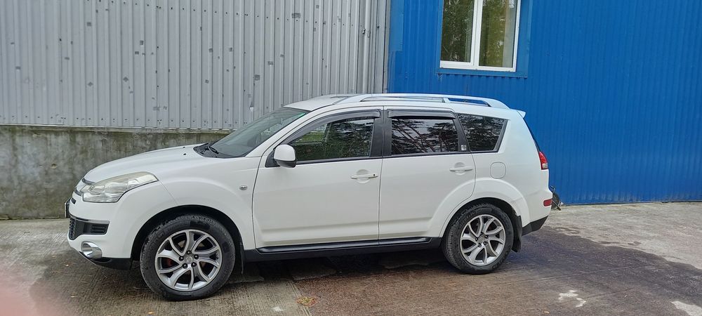Автомобіль Citroen c crosser
