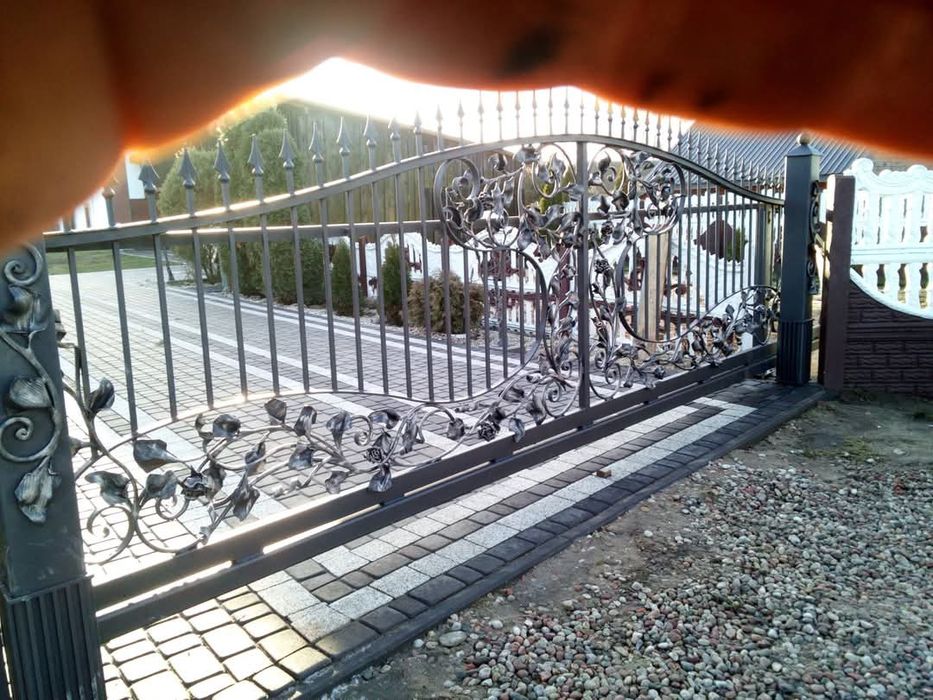 Bramy ogrodzenia kute