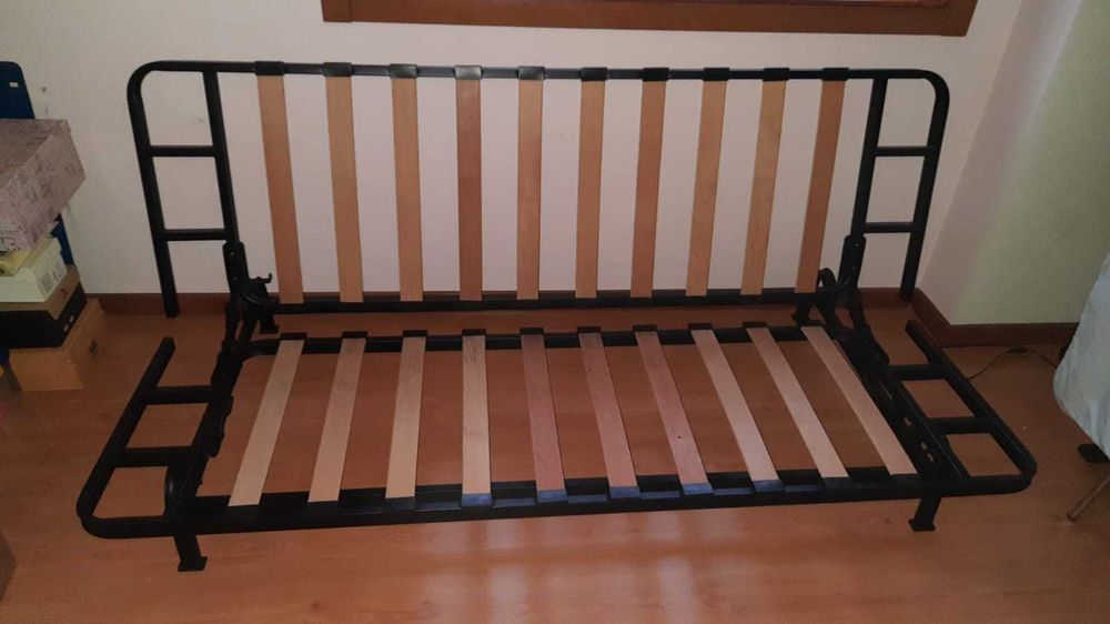 Vende-se sofá cama usado (1,90 m por 1,20 m)