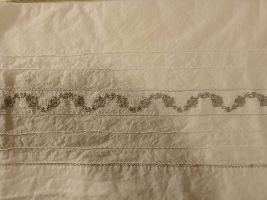 2 lençóis antigos com nervuras e barras bordadas - cama solteiro