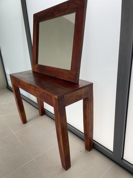 Consola rustica de madeira