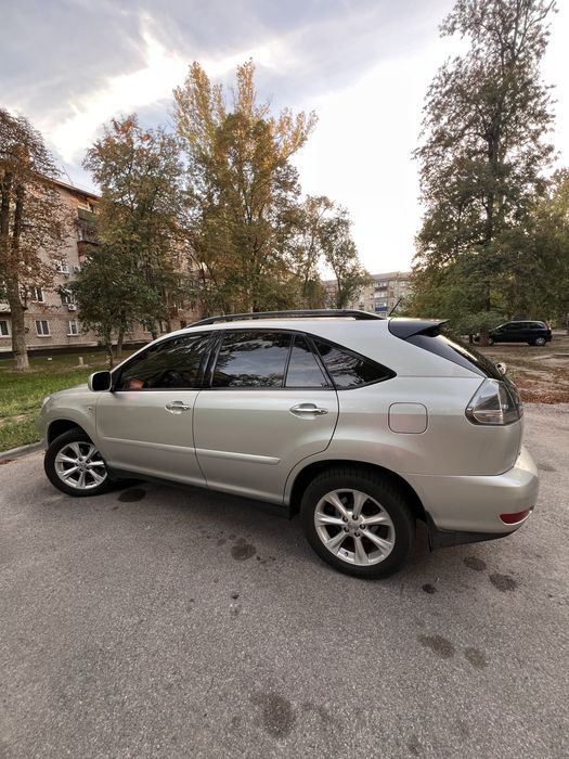 Машина Lexus RX350