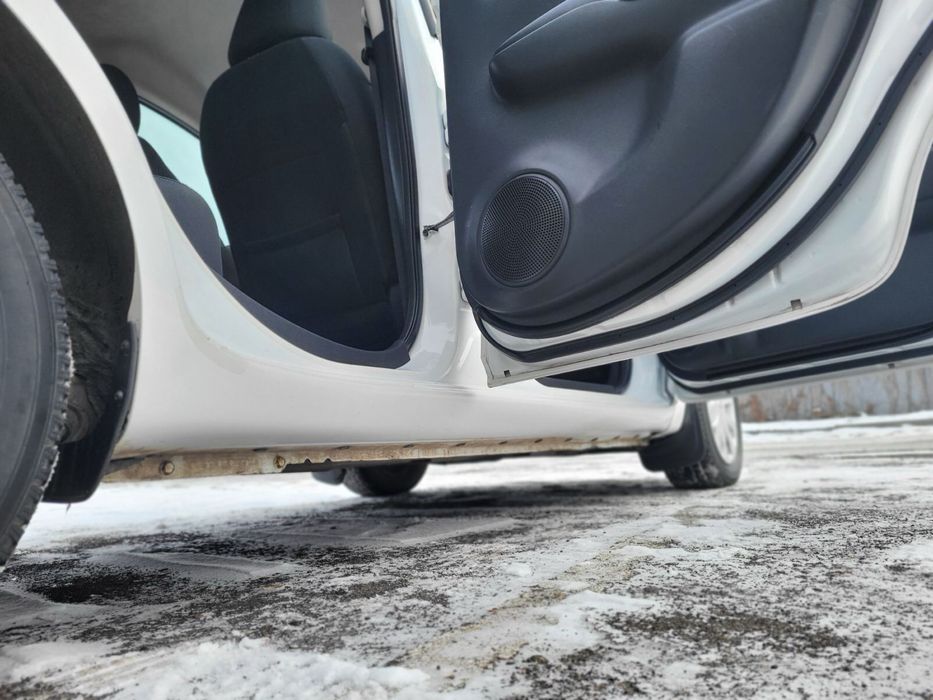 Продам автомобіль ,марки Nissan  Versa.