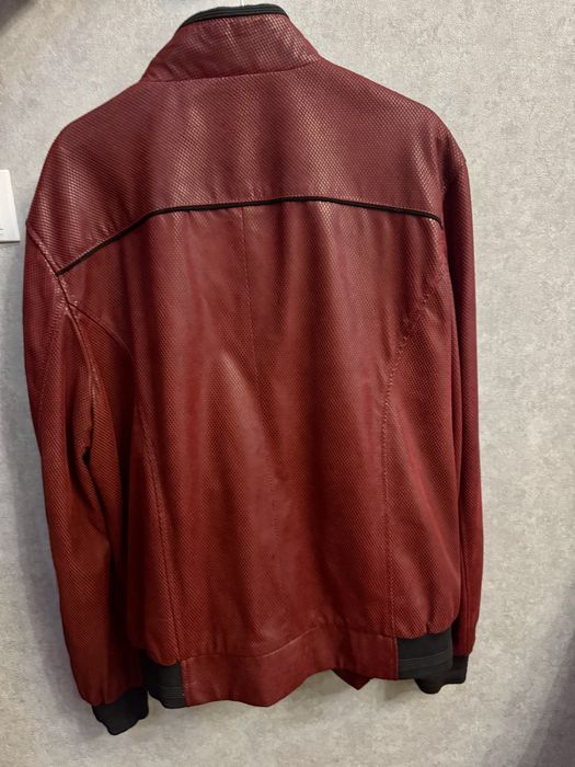 Продам кожаную куртку мужскую новую