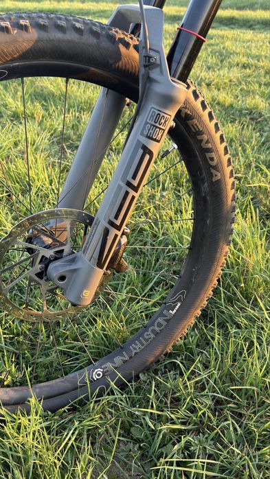Canyon Spectral cf 27.5 carbon custom industry nine