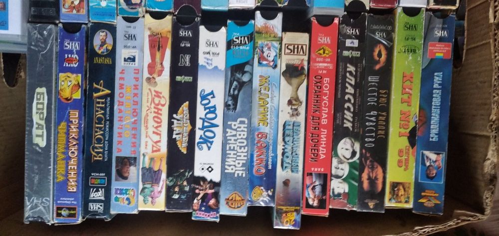 Видеокассеты VHS  кино и мультики