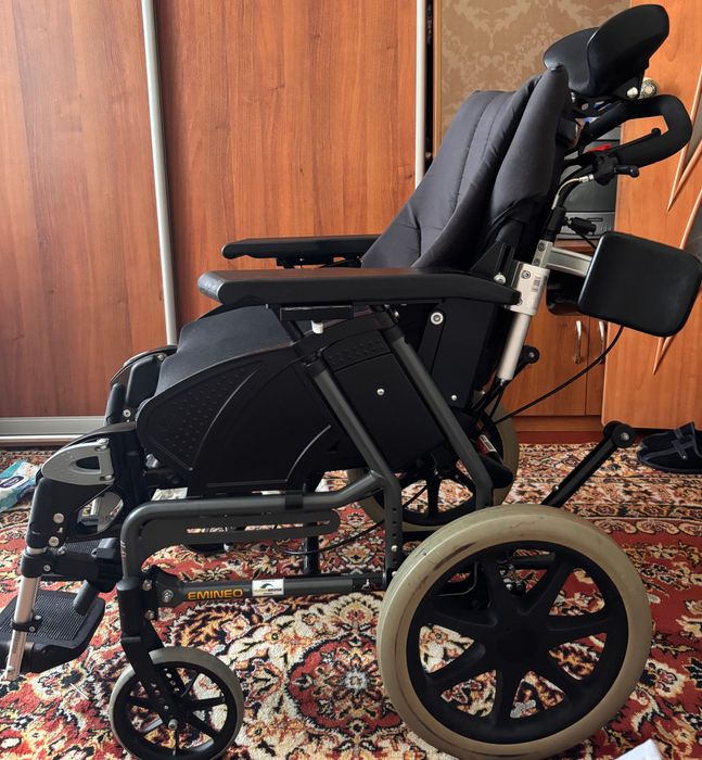 Інвалідний візок Handicare EMINEO (Швеція)