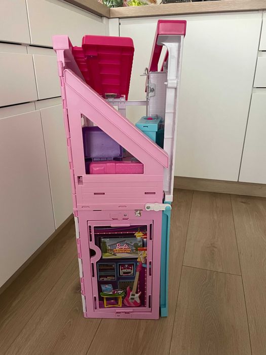 Domek Barbie z wyposażeniem tylko odbiór osobisty