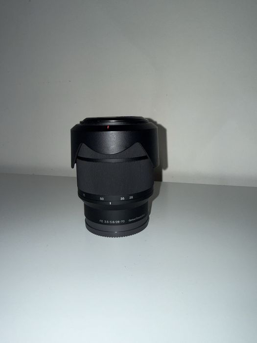 Sony FE 28-70mm f/3.5-5.6 OSS Full Frame - Excelente Estado