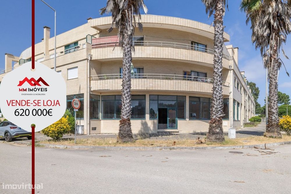 Espaço comercial | 3 Frentes | 587m² | Terraço | Box | Praias