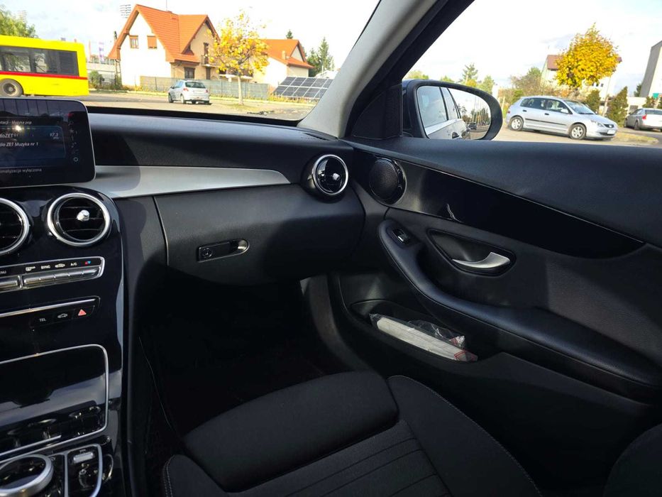 Mercedes-Benz Klasa C 180 9G-TRONIC