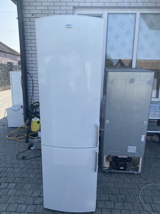 Продам холодильник