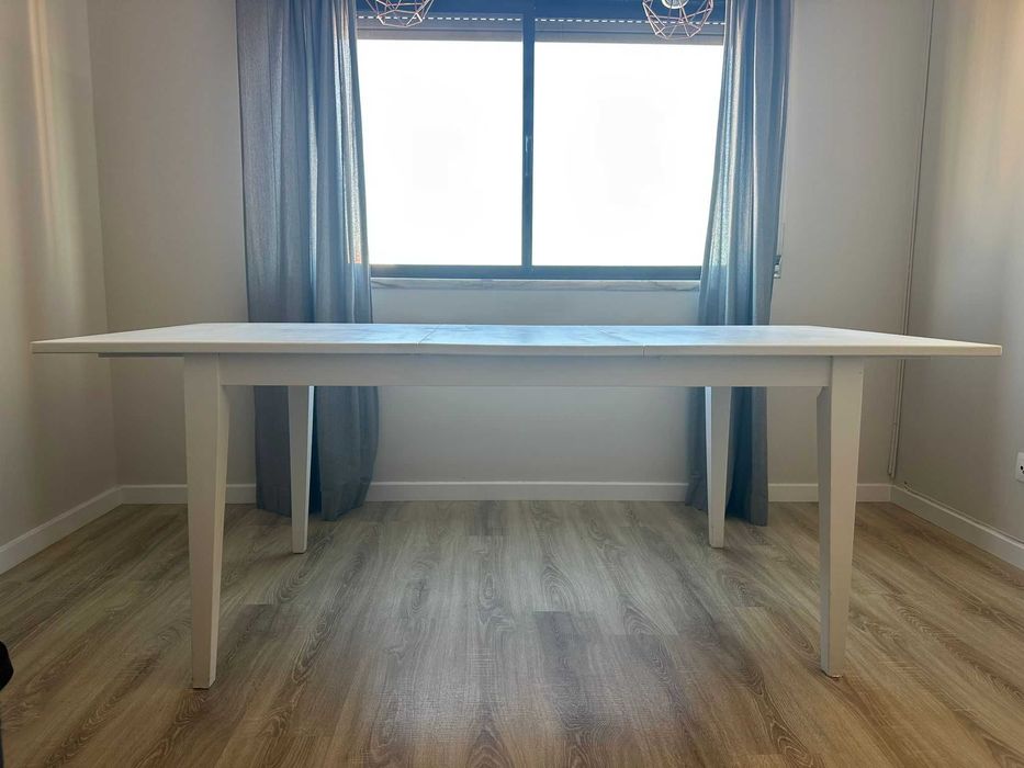 Mesa de refeição extensível