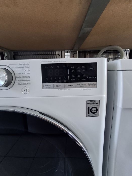 Пральна машино-сушильна LG model  V5WD961