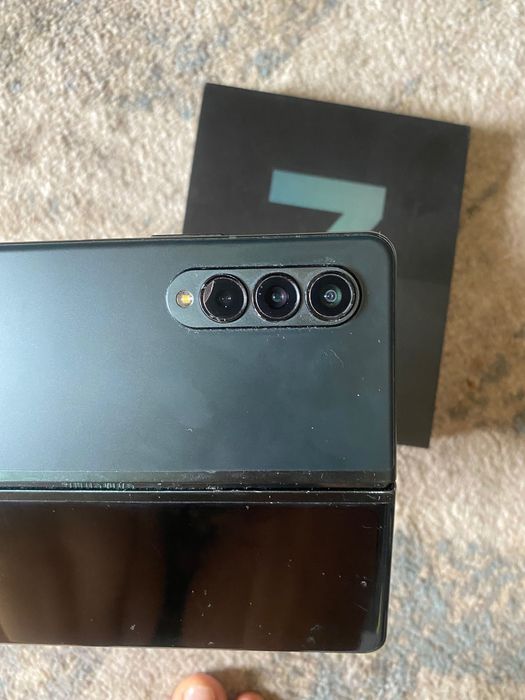 Продам Samsung Galaxy Z Fold 3