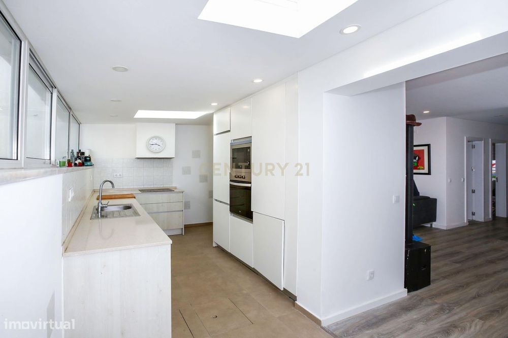 Cova da Piedade T3 com Terraço e Varanda