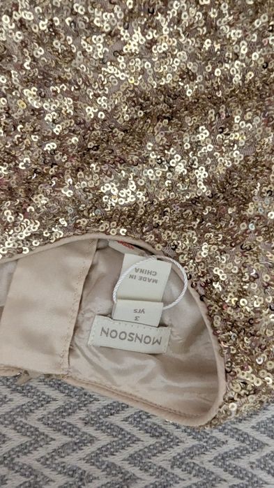 Святкова нарядна сукня