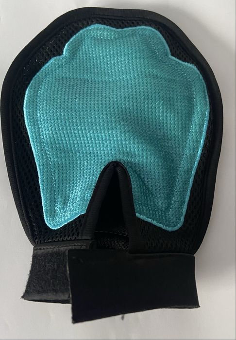 Luva para escovar gatos ou cães pequenos | sem uso