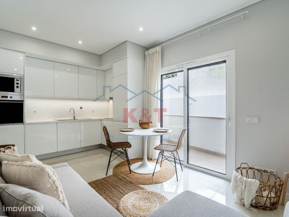 Apartamento T1 NOVO - Arrendamento até Maio