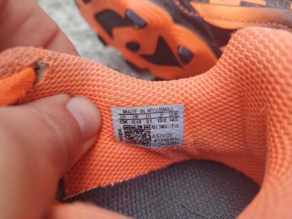 Chuteiras Adidas - Tamanho 31