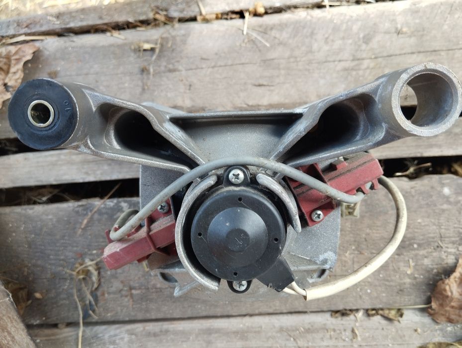 Двигун стіралки Indesit ws105tx