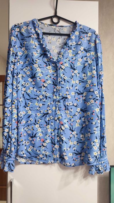 Блуза женская  в отличном состоянии