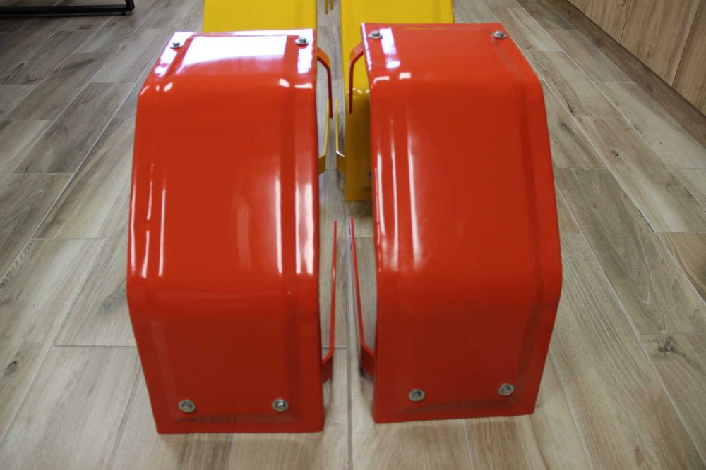 Błotniki przednie metalowe C-330 C-360 koła balonowe czerwone RAL 2002