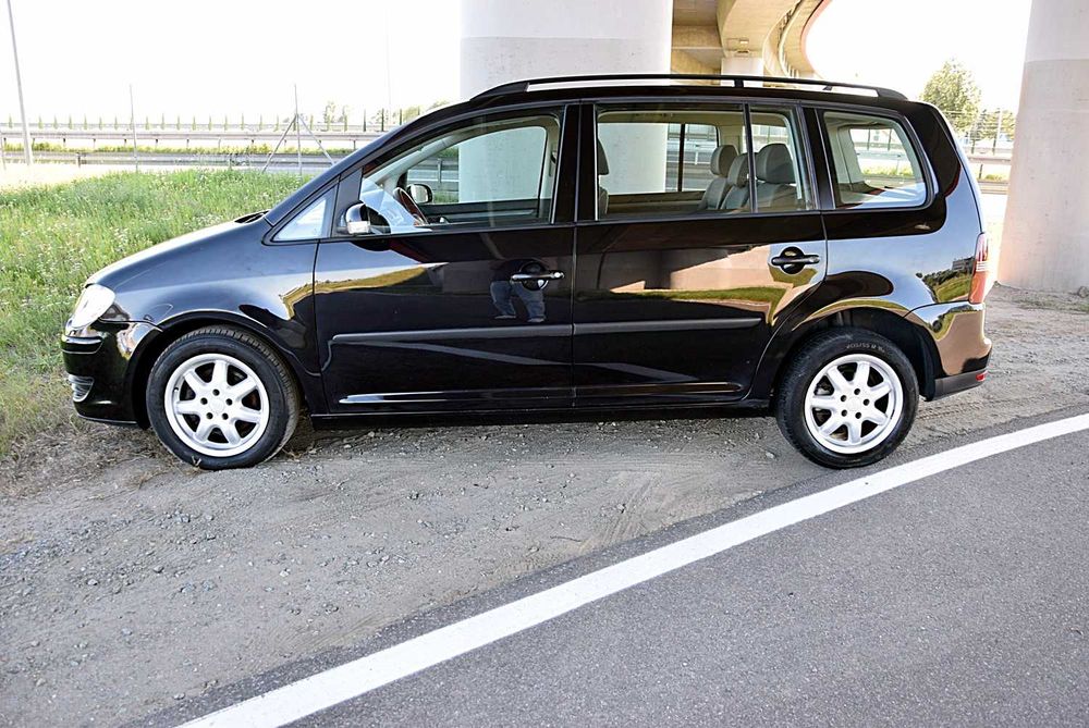 Volkswagen Touran 1.9 TDI, rok produkcji 2009