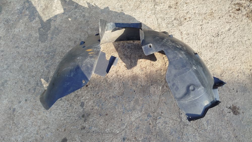 Подкрылок peugeot 3008