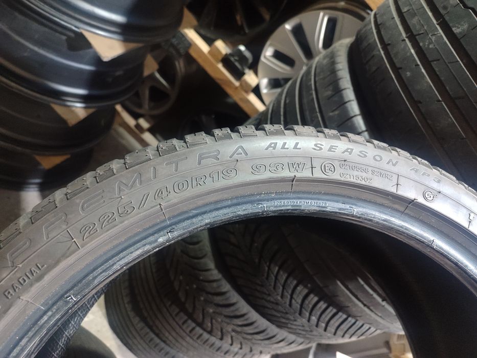 Резина всесезонна 225.40.19