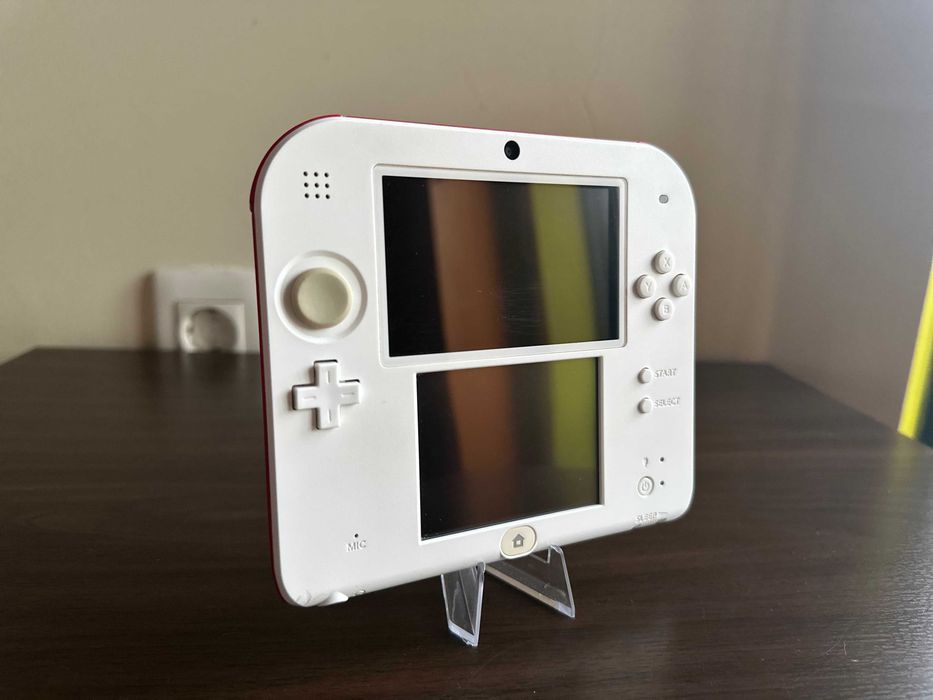 Nintendo 2DS Branca e Vermelha - Desbloqueada + Jogos