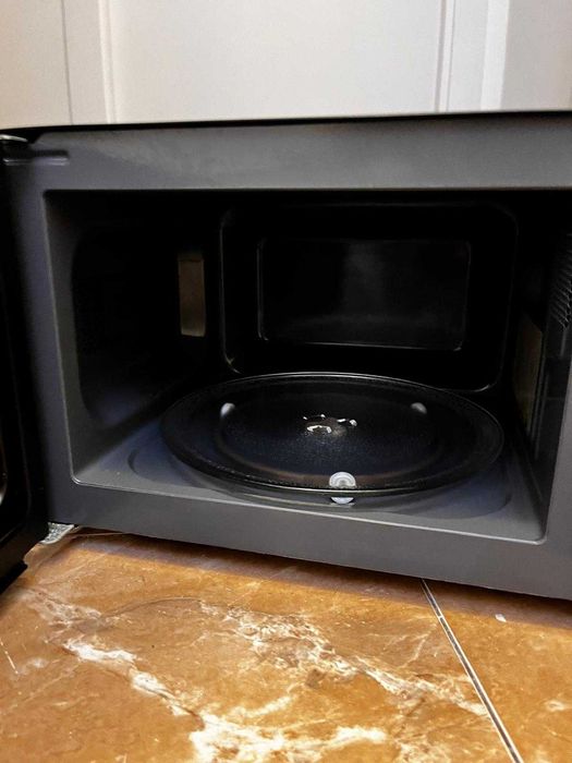 Micro-ondas da marca ELECTRÓNIA